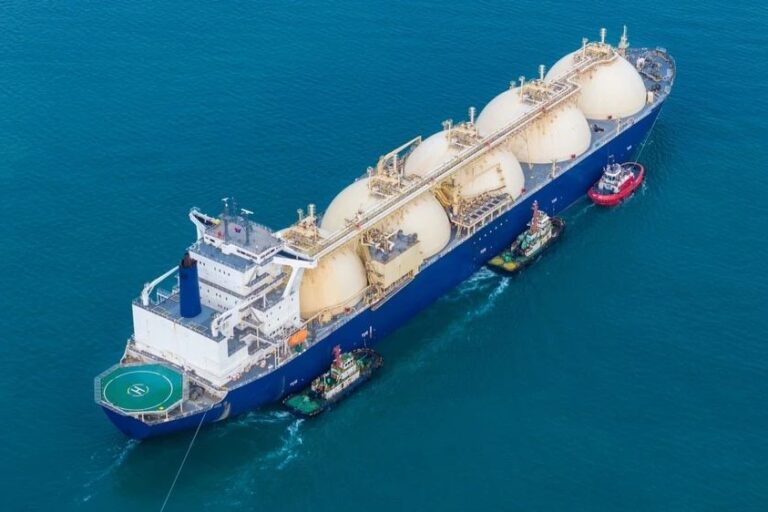 Oil tanker sailing through the Persian Gulf